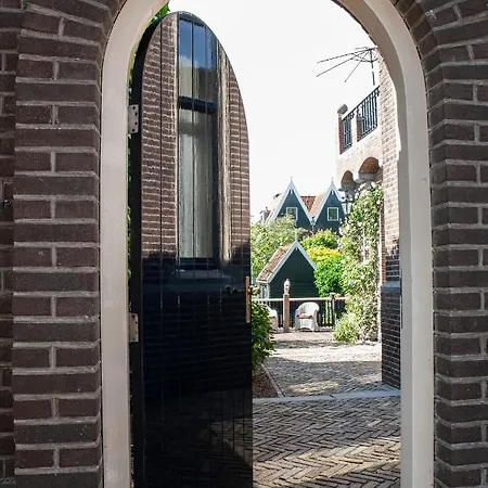 Bed & Breakfast Oude Postkantoor De Rijp