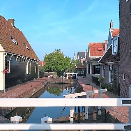 Oude Postkantoor 4*