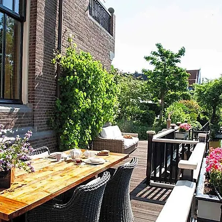 Oude Postkantoor 4*
