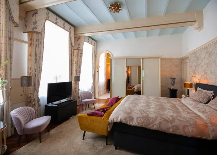 Oude Postkantoor Bed & Breakfast 4*